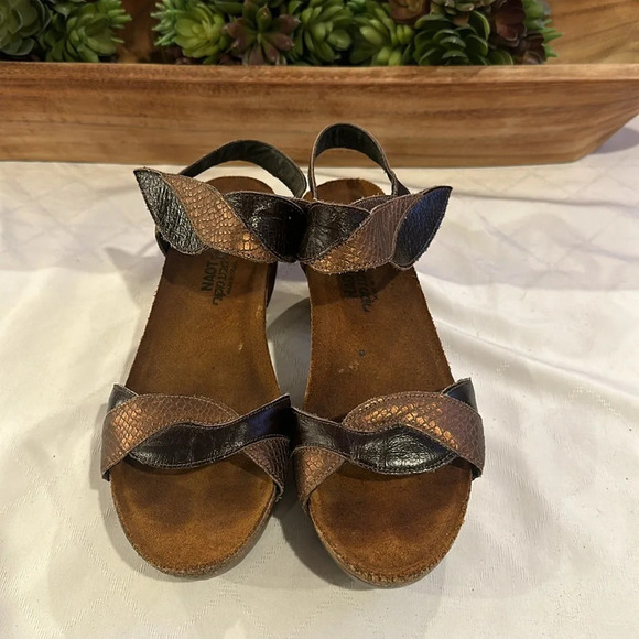 Naot Union BRONZE REPTILE ESPRESSO wedge HEEL ANKLE STRAP SANDALS Size 41 EUC‎ - Picture 2 of 7